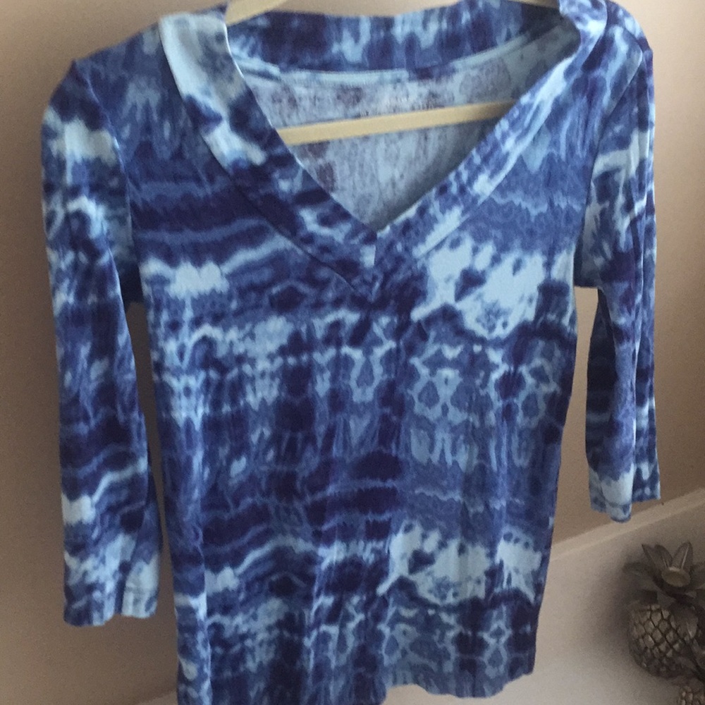 Tie dye quarter length sleeve t-shirt